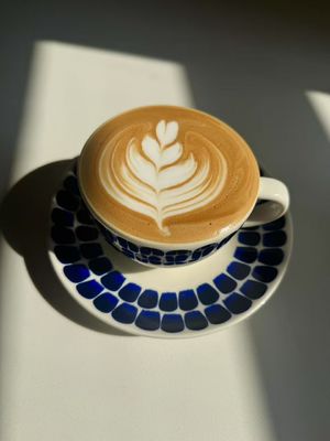 Máquina expendedora de café comercial con soporte para múltiples idiomas, monitoreo basado en la nube y rango de presión de preparación de 8-11 bar